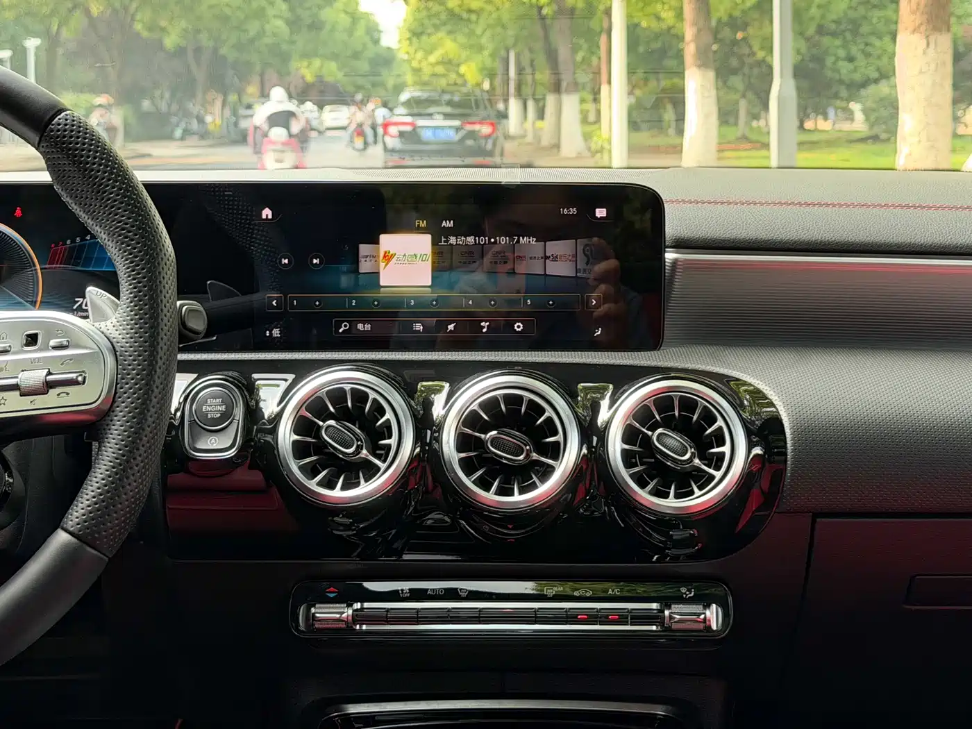 Mercedes-Benz A-Class AMG 2022 AMG A 35 L 4MATIC фото 17