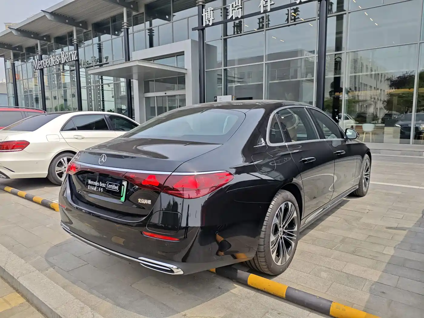 Mercedes-Benz E-Class New Energy 2024 E 350 e L Plug-in Hybrid Sedan фото 5