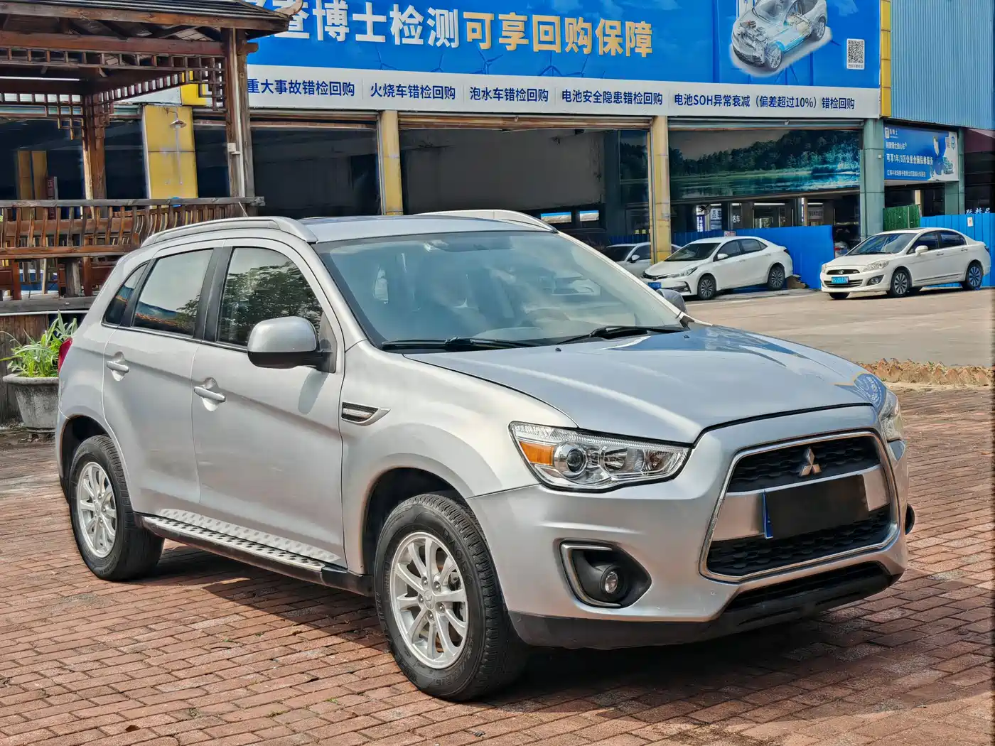 Mitsubishi ASX 2013 2.0L CVT 2WD Luxury фото 3