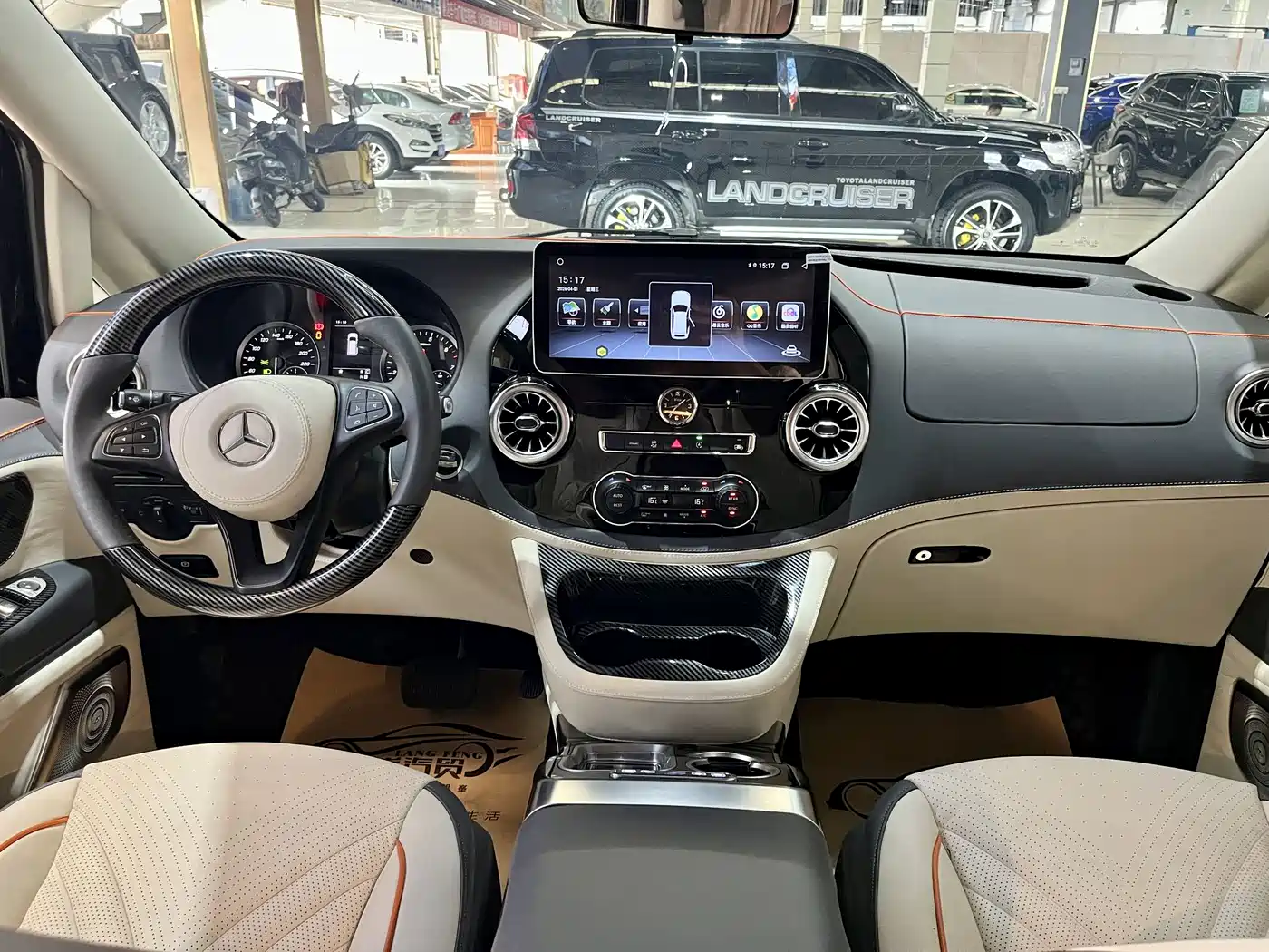 Mercedes-Benz Vito 2023 2.0T Business 7-Seater фото 14