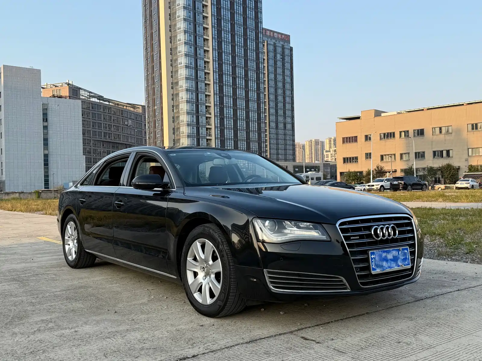 Фото 3 - Audi A8