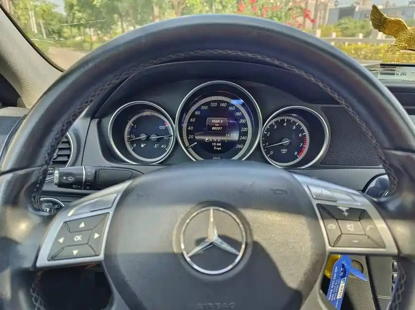 Фото 12 - Mercedes-Benz C-Class
