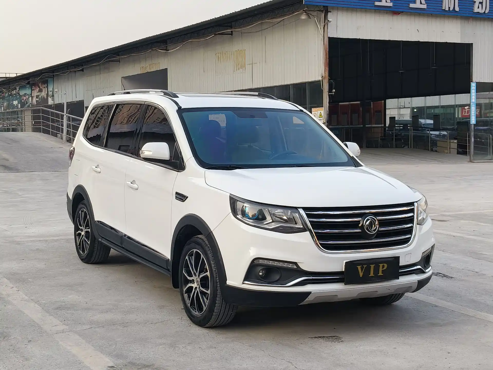 Photo 1 - Dongfeng Fengxing Fengxing SX6