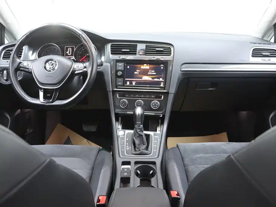 Volkswagen Golf 2019 280TSI DSG Luxury (China V) фото 26