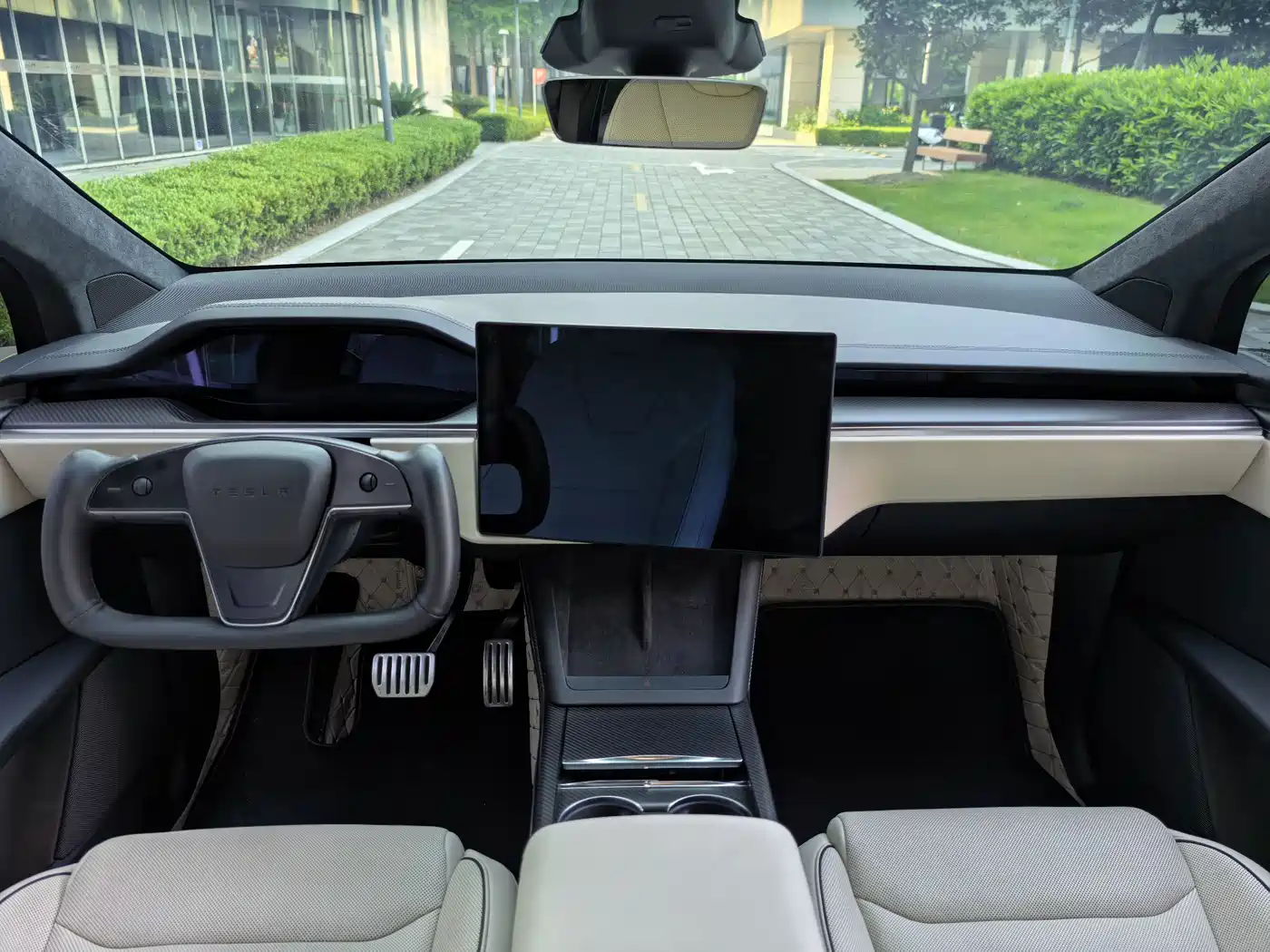 Tesla Model X 2023 Tri-motor AWD Plaid фото 38