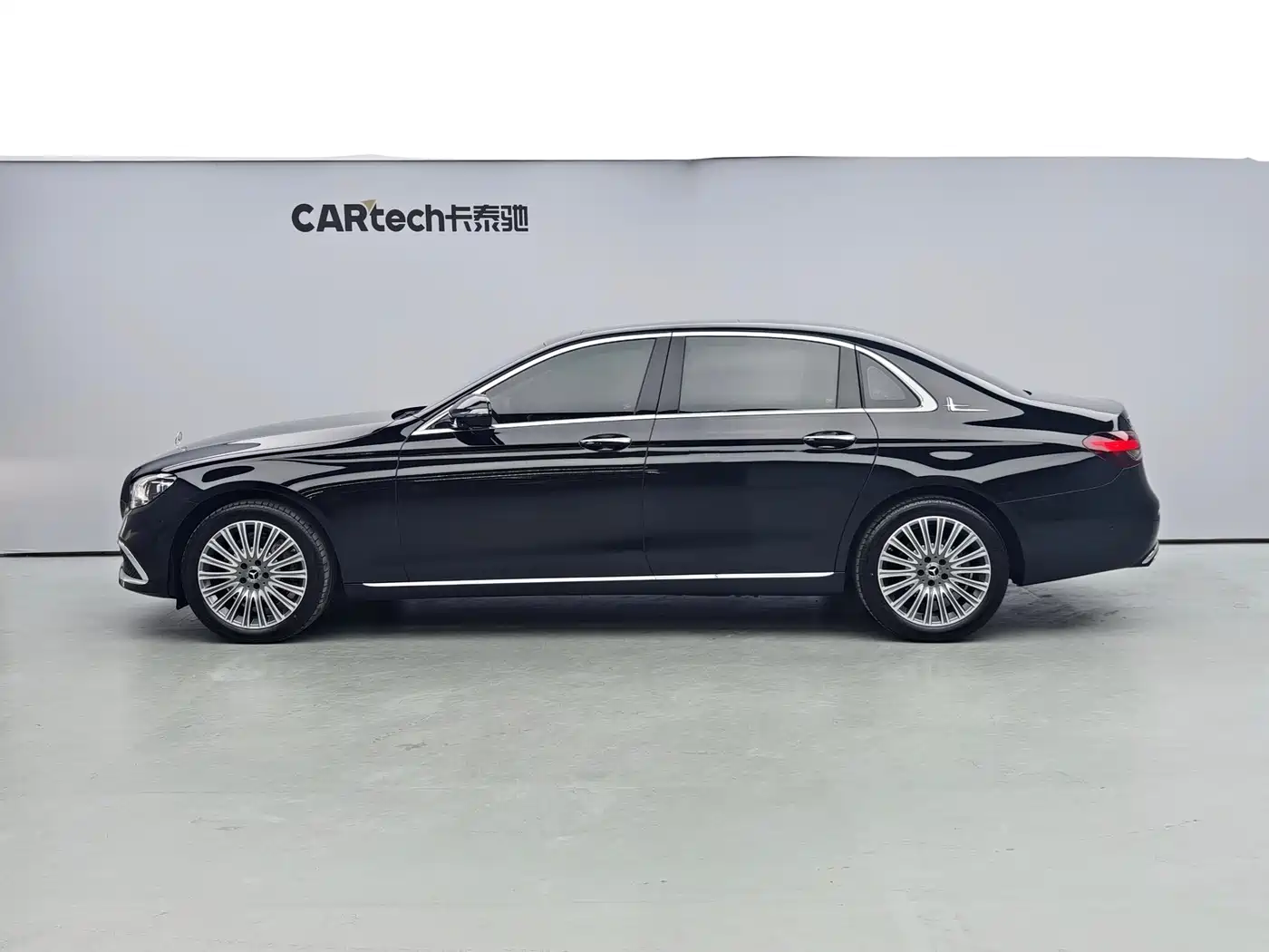 Mercedes-Benz E-Class 2022 E 300 L Luxury фото 2