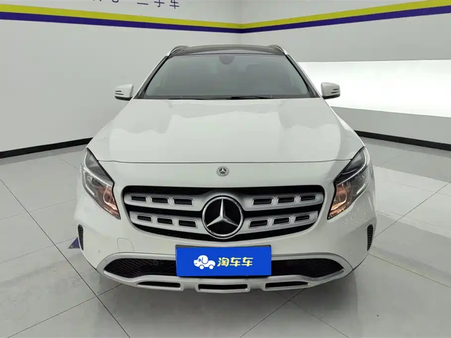 Mercedes-Benz GLA 2017 GLA 200 Dynamic фото 2