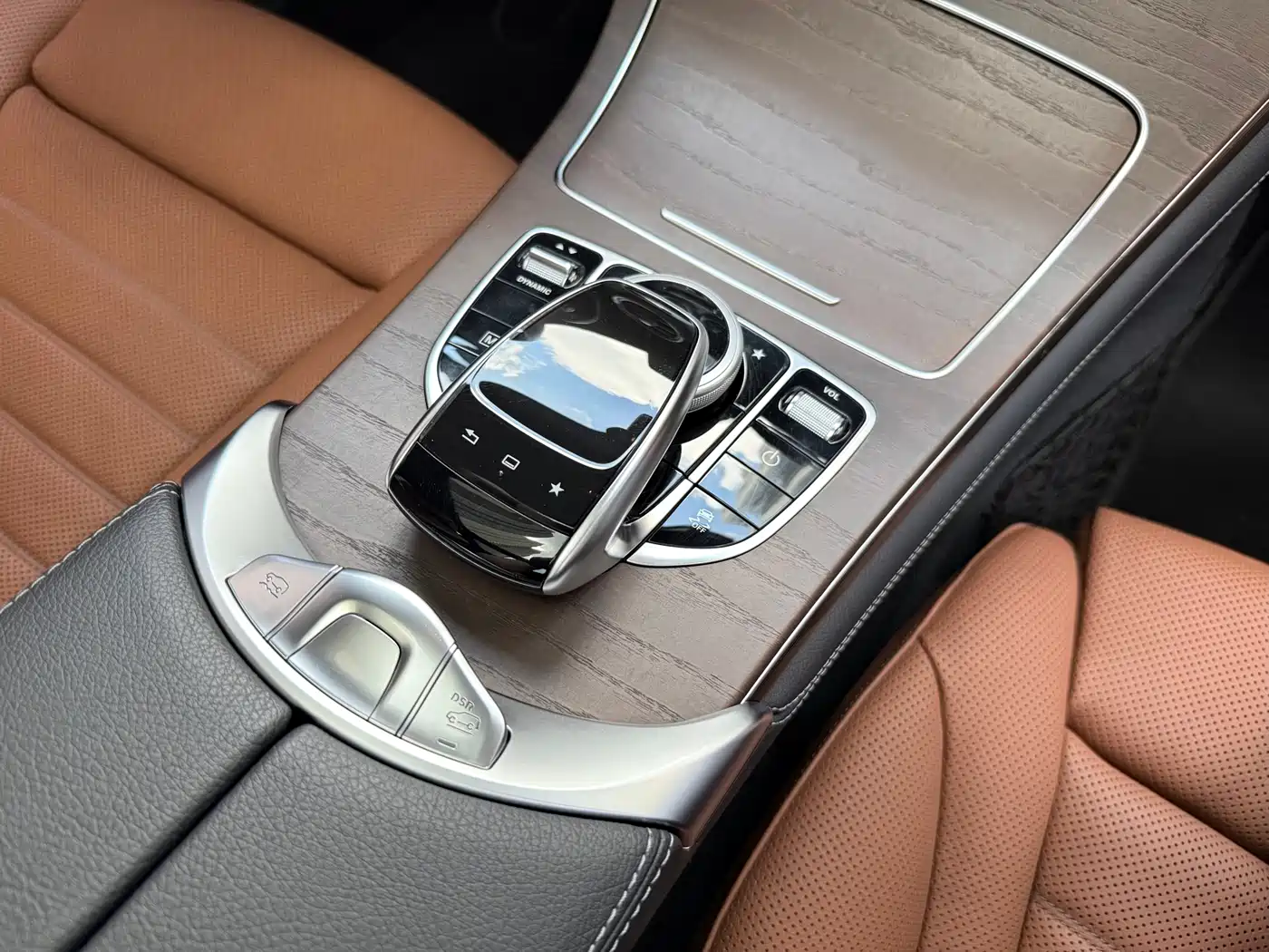 Mercedes-Benz GLC 2016 GLC 300 4MATIC Luxury фото 17