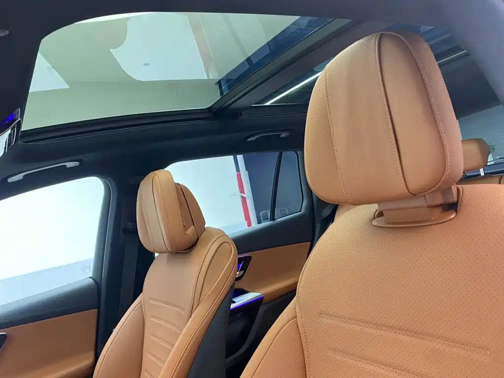 Mercedes-Benz GLC 2023 GLC 300 L 4MATIC Sport 5-Seater фото 25