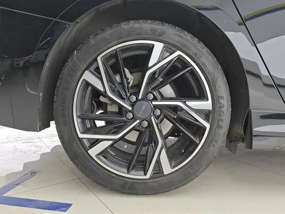Lynk & Co 03 2023 2.0TD DCT Jin Pro фото 6