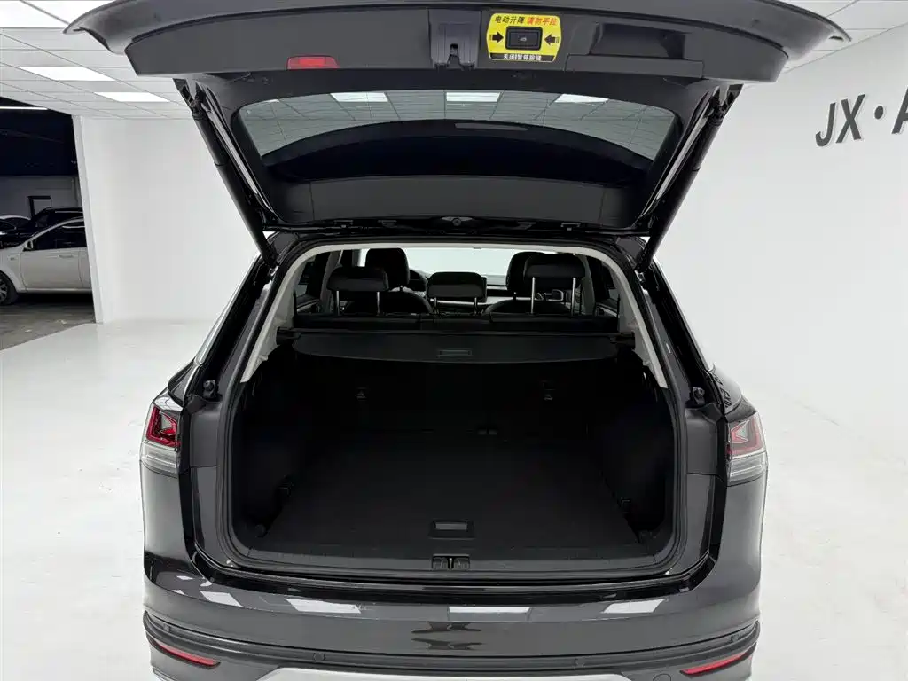 Volkswagen Tayron 2023 280TSI 2WD Luxury Plus Advanced Edition фото 13