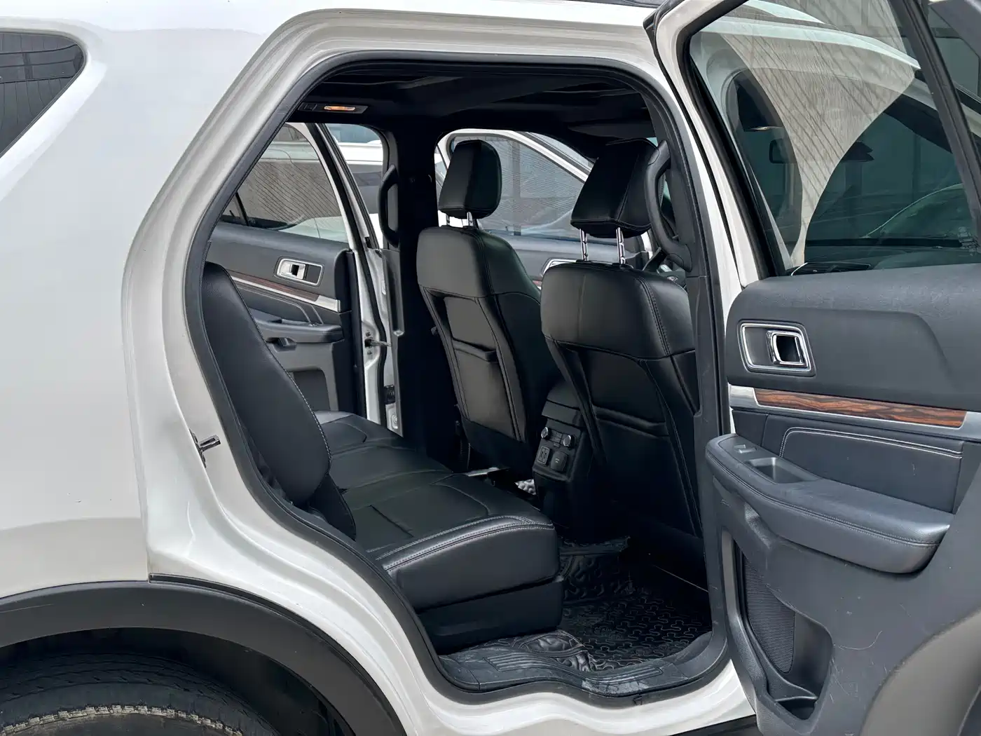 Ford Explorer (Import) 2018 2.3T Elite Edition фото 15