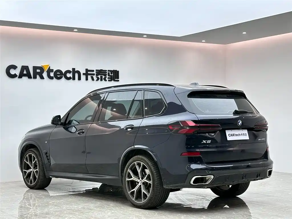 BMW X5 2023 xDrive 30Li Premium M Sport Black Night Package фото 3
