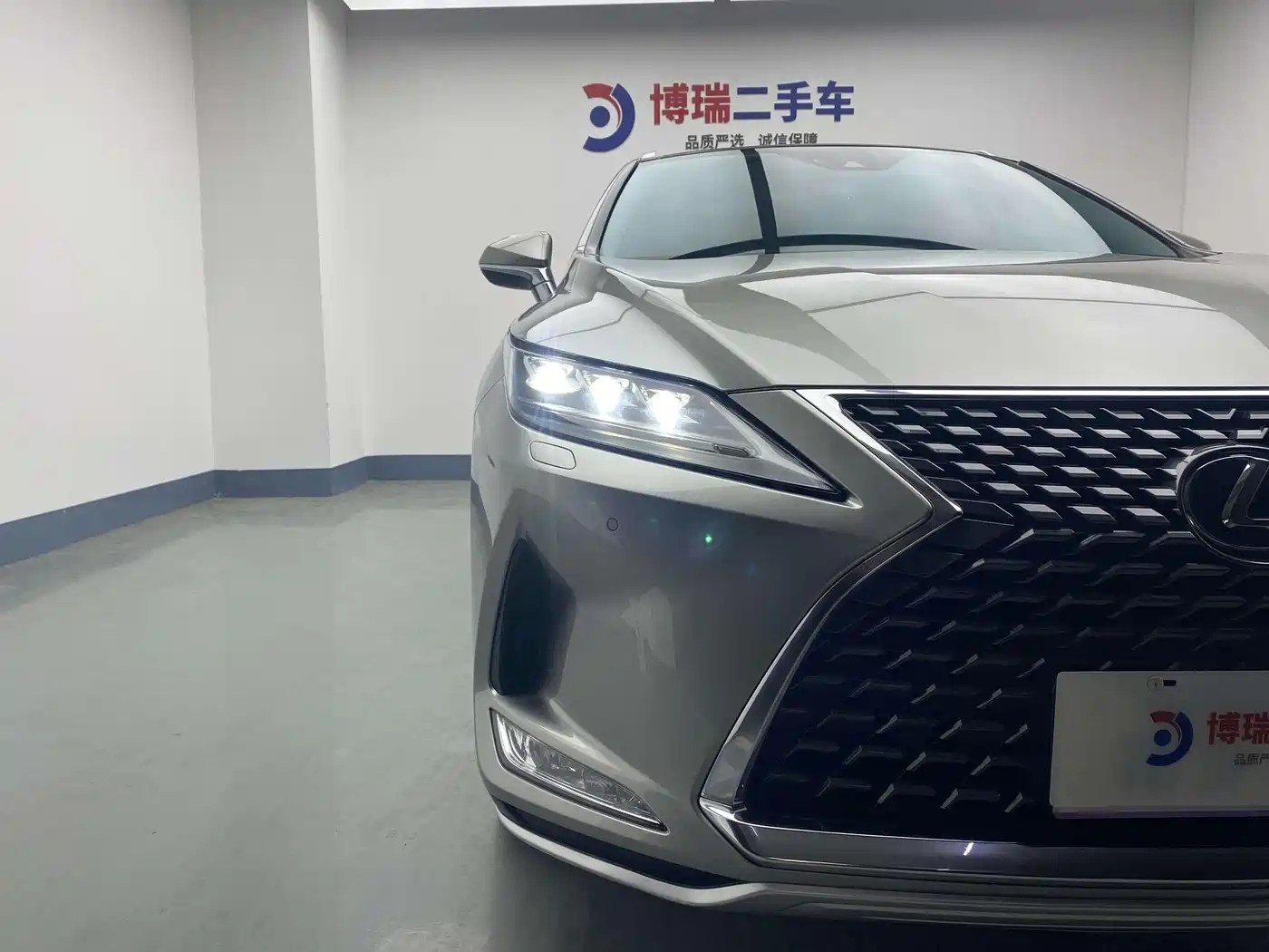 Lexus RX 2020 Facelift 300 AWD Elegance Edition фото 12