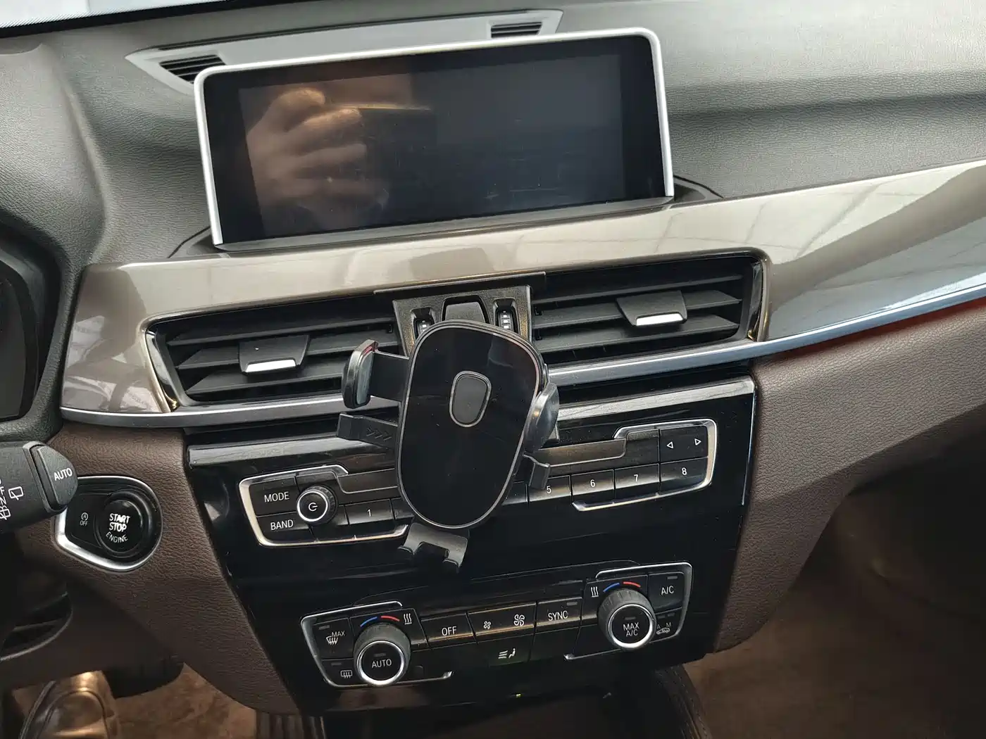 BMW X1 2018 sDrive18Li Premium Model фото 13