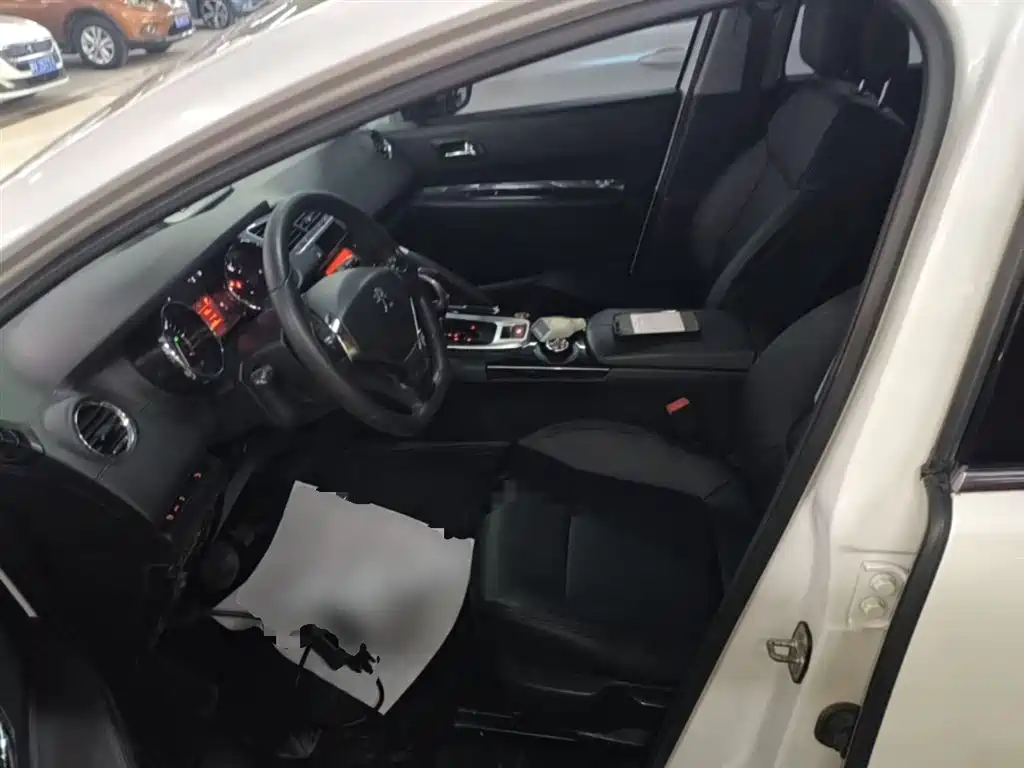 Peugeot 3008 2015 1.6THP Automatic Classic Edition фото 15