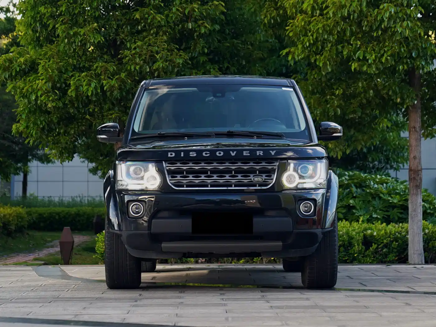Land Rover Discovery 2015 3.0 SC V6 SE фото 2