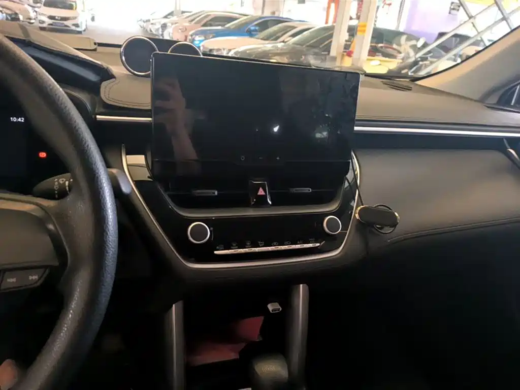 Toyota Frontlander 2023 2.0L CVT Elite Edition фото 13