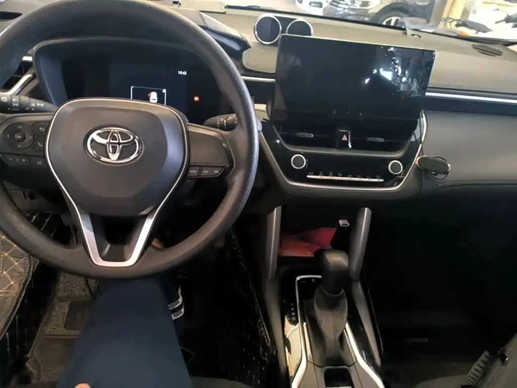 Toyota Frontlander 2023 2.0L CVT Elite Edition фото 10