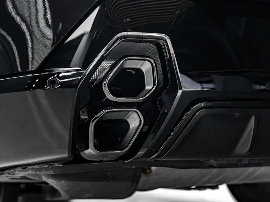BMW XM 2023 50e фото 47