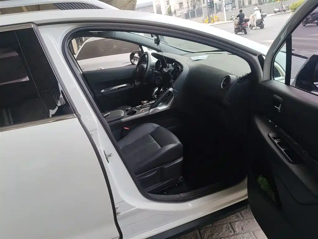 Peugeot 3008 2016 1.6THP Automatic Trend Edition фото 11