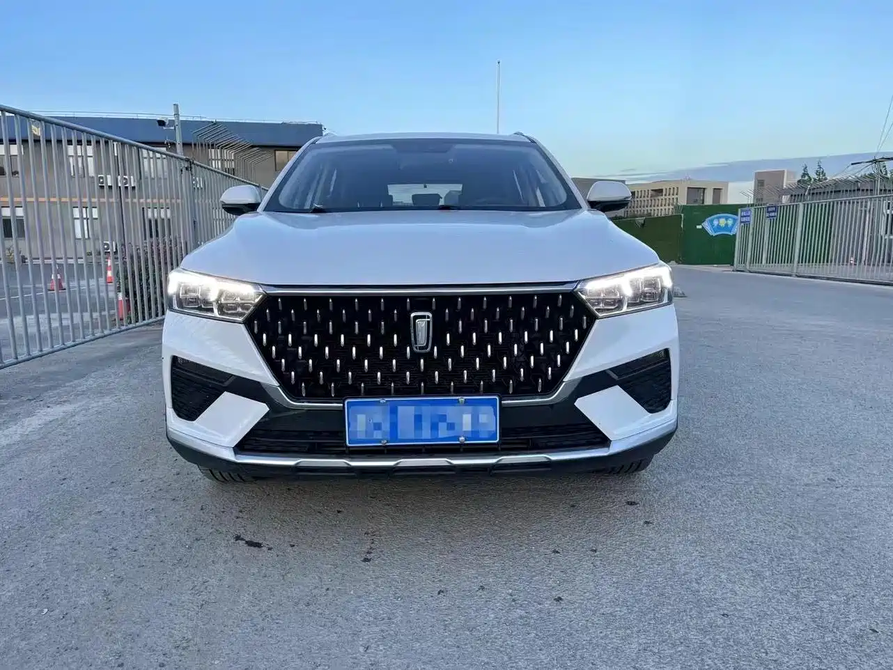 Фото 2 - Besturn Bestune T77