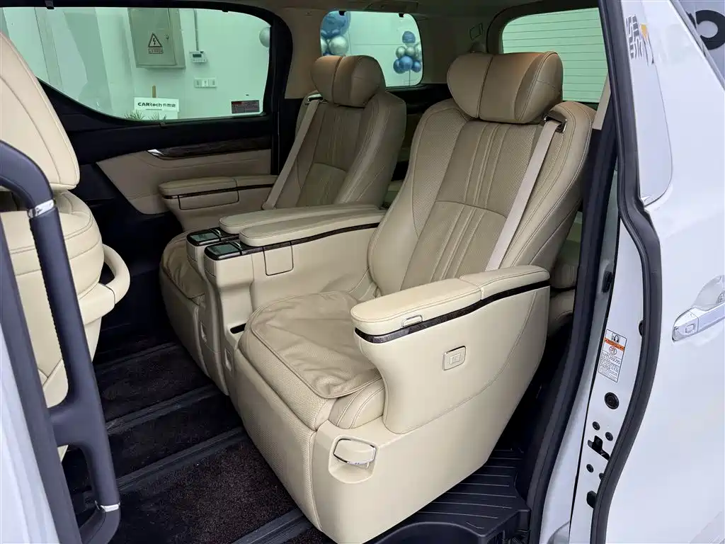 Toyota Vellfire 2020 Twin Engine 2.5L HV Premium Edition фото 9