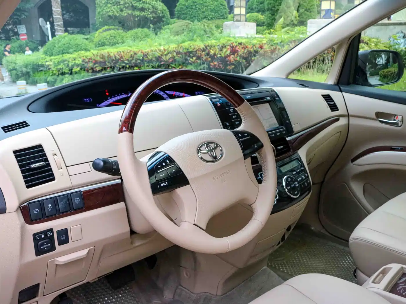 Toyota Previa 2012 2.4L 7-Seater Luxury Edition фото 5