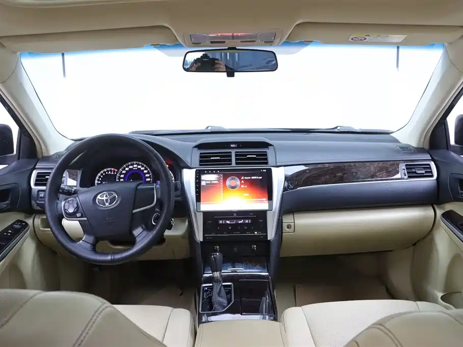 Toyota Camry 2016 2.0G 10th Anniversary Leading Edition фото 21