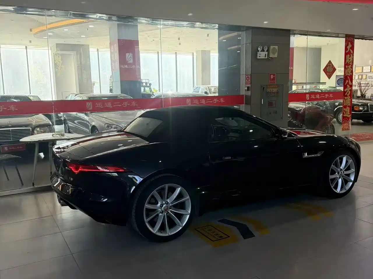 Фото 3 - Jaguar F-TYPE