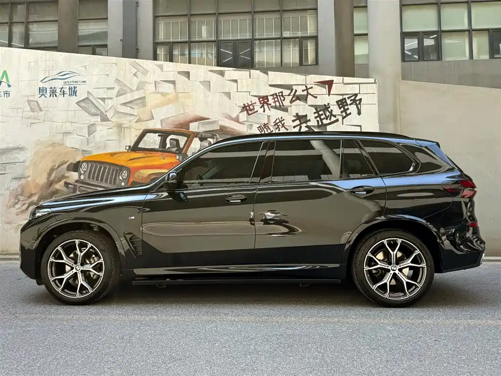 BMW X5 2023 xDrive 30Li Premium M Sport Black Night Package фото 3