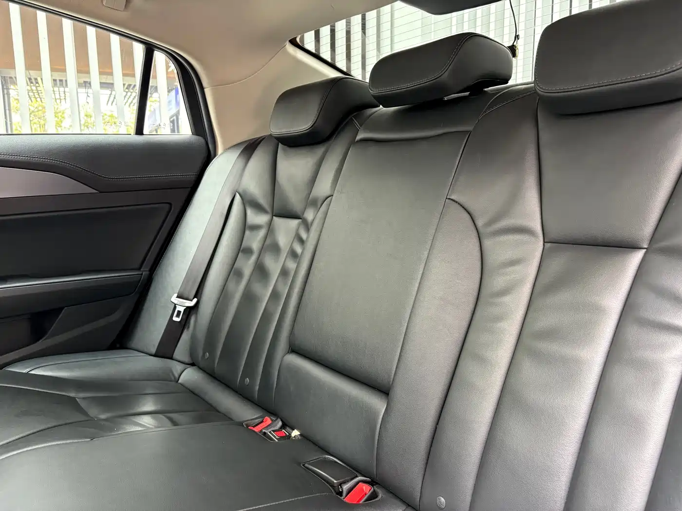 Hongqi H5 2022 Classic 1.5T DCT Flag Rhythm Edition фото 12
