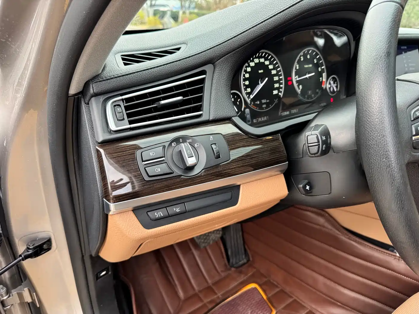 BMW 7 Series 2009 740Li Luxury фото 10