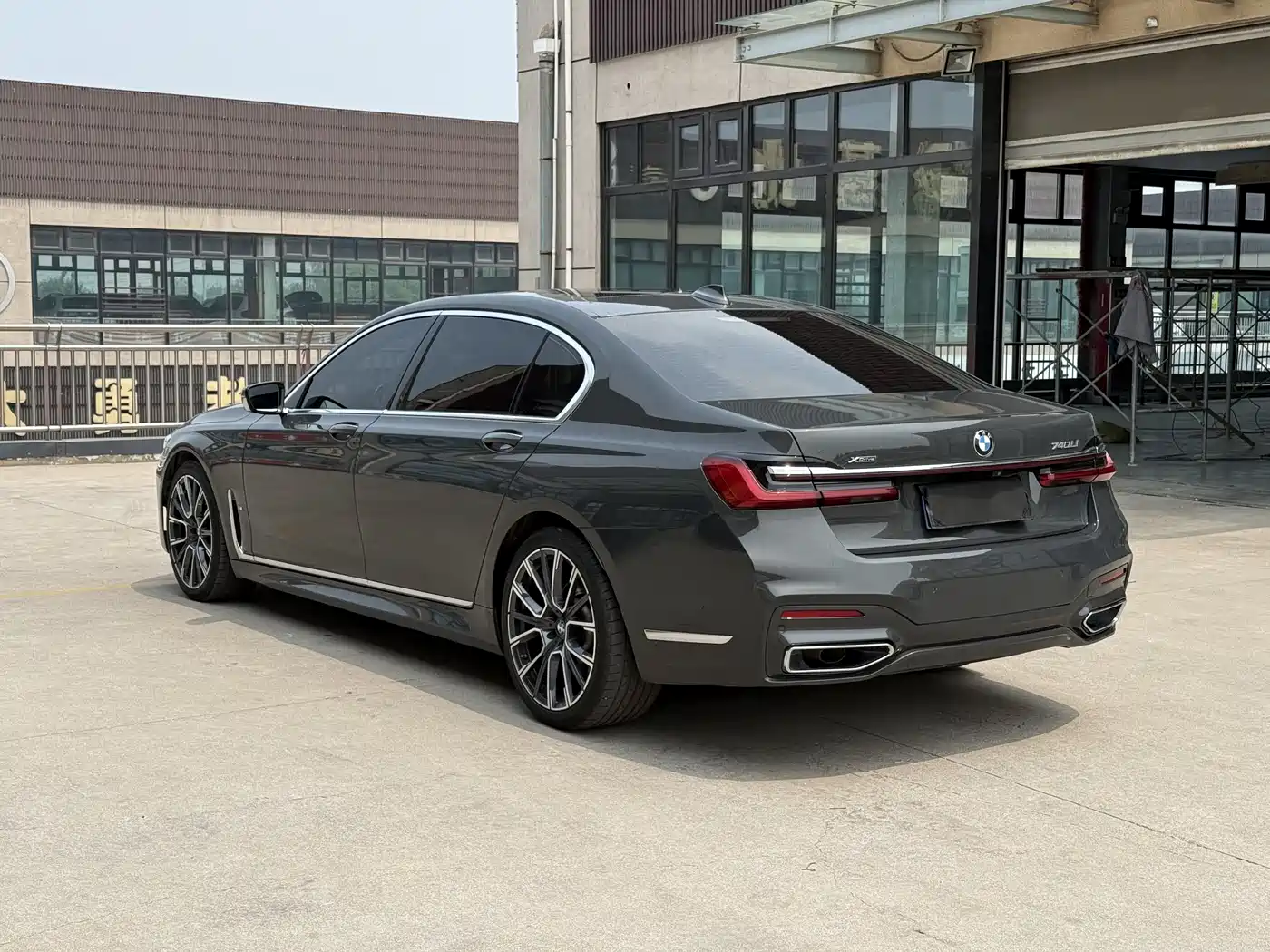 BMW 7 Series 2022 740Li xDrive Executive M Sport Package фото 4