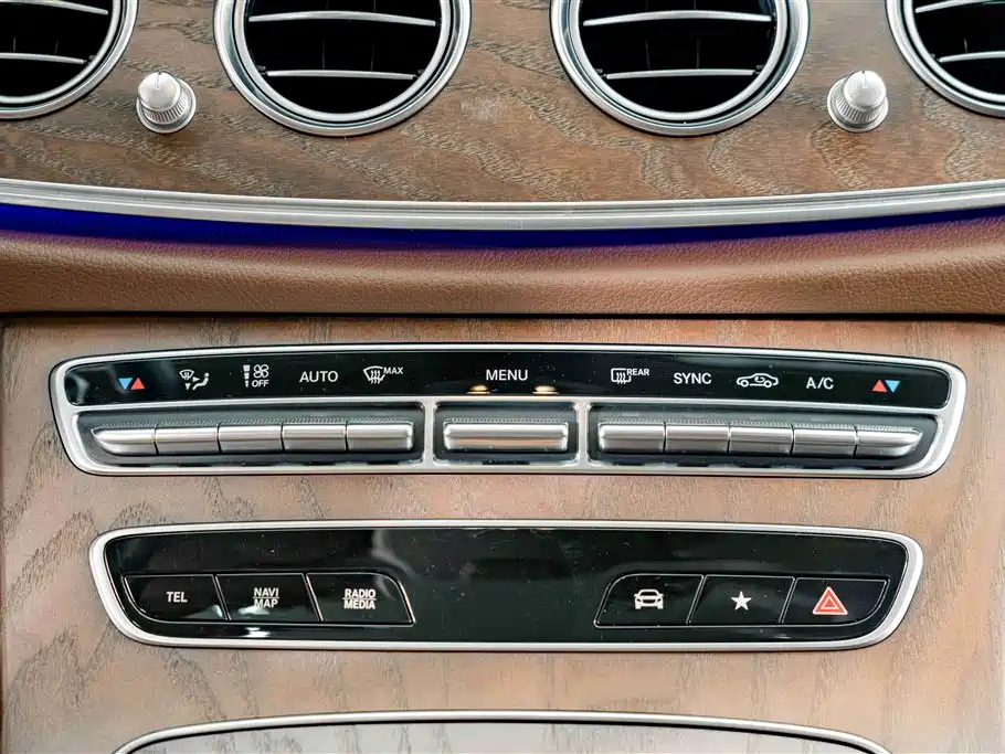 MERCEDES-BENZ E CLASS