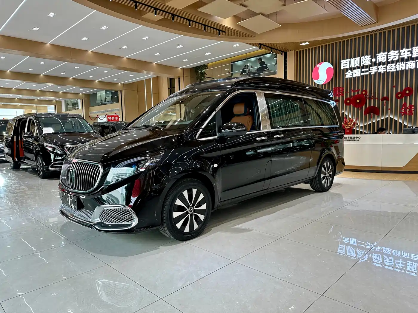Mercedes-Benz Vito 2021 2.0T Business Edition 7-seater фото 2
