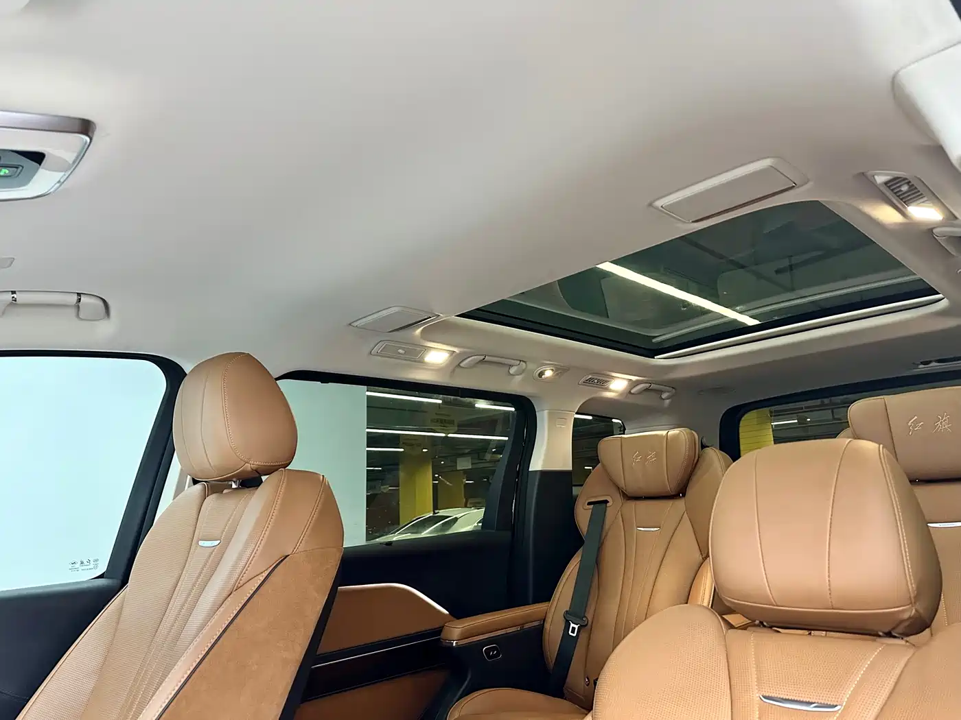 Hongqi HQ9 2023 2.0T Smart Connect Flag Smooth Edition фото 15