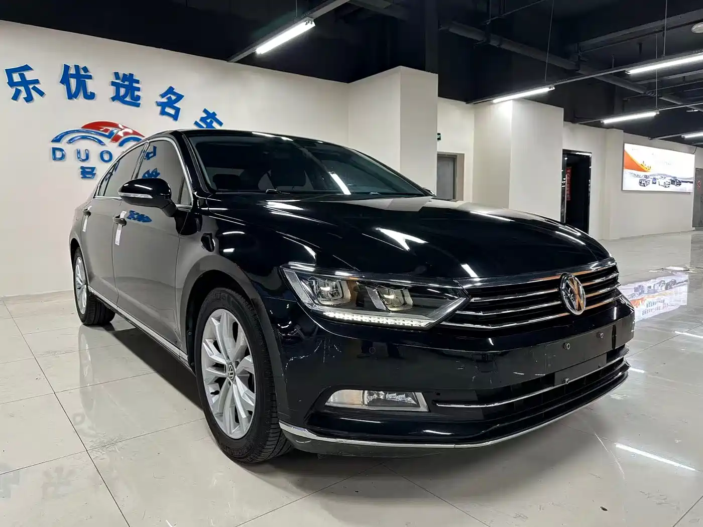 Volkswagen Magotan 2019 330TSI DSG Luxury Class China VI фото 3