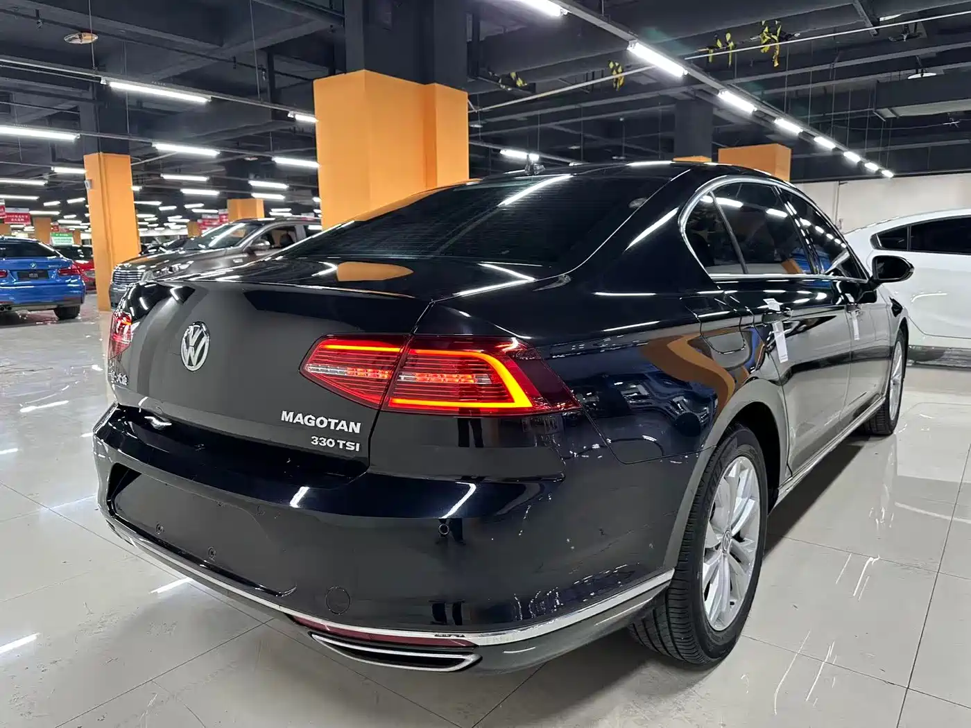 Volkswagen Magotan 2019 330TSI DSG Luxury Class China VI фото 8