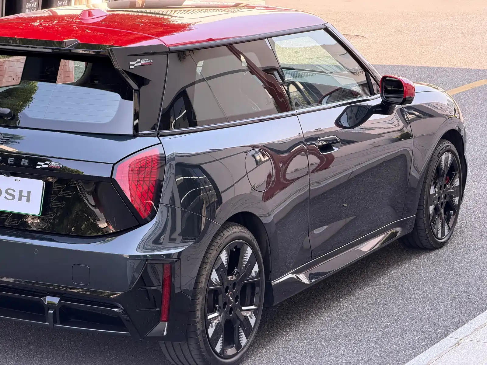 Photo 8 - MINI Electric MINI JCW