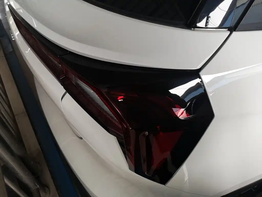 Фото 8 - Geely Geometry E Firefly