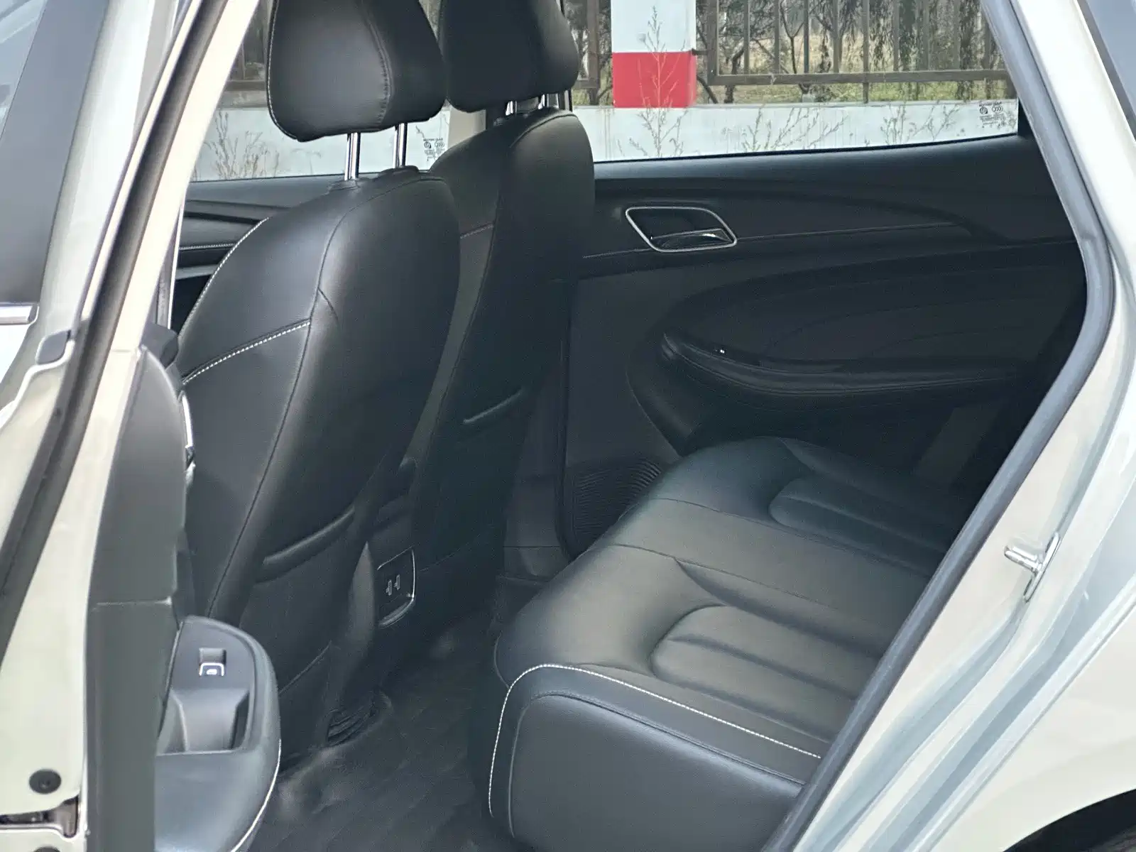 Фото 8 - Roewe Ei5
