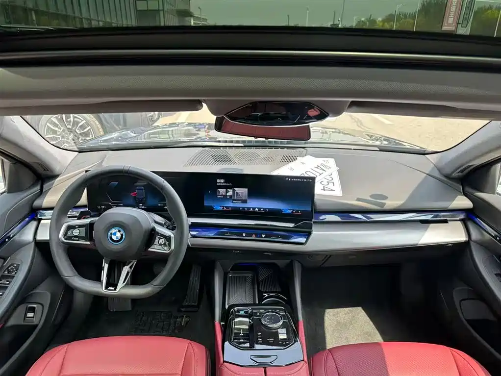 BMW I5