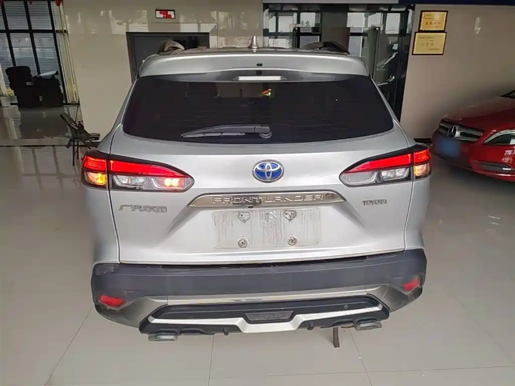 Toyota Frontlander 2023 2.0L CVT Luxury Edition фото 4