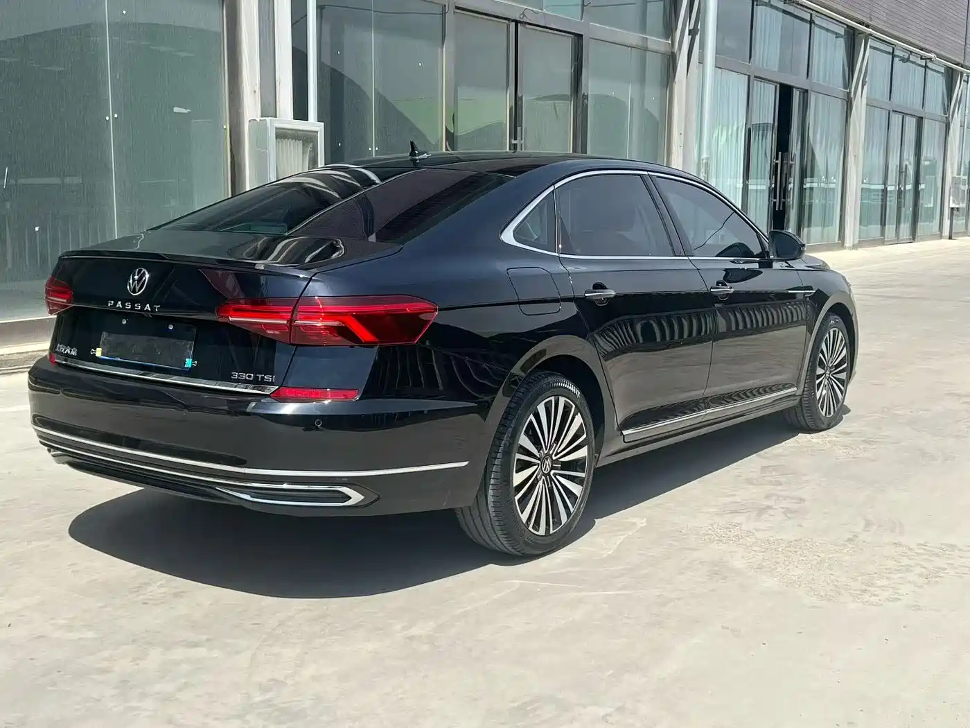 Volkswagen Passat 2021 Model 330TSI Luxury Edition фото 6