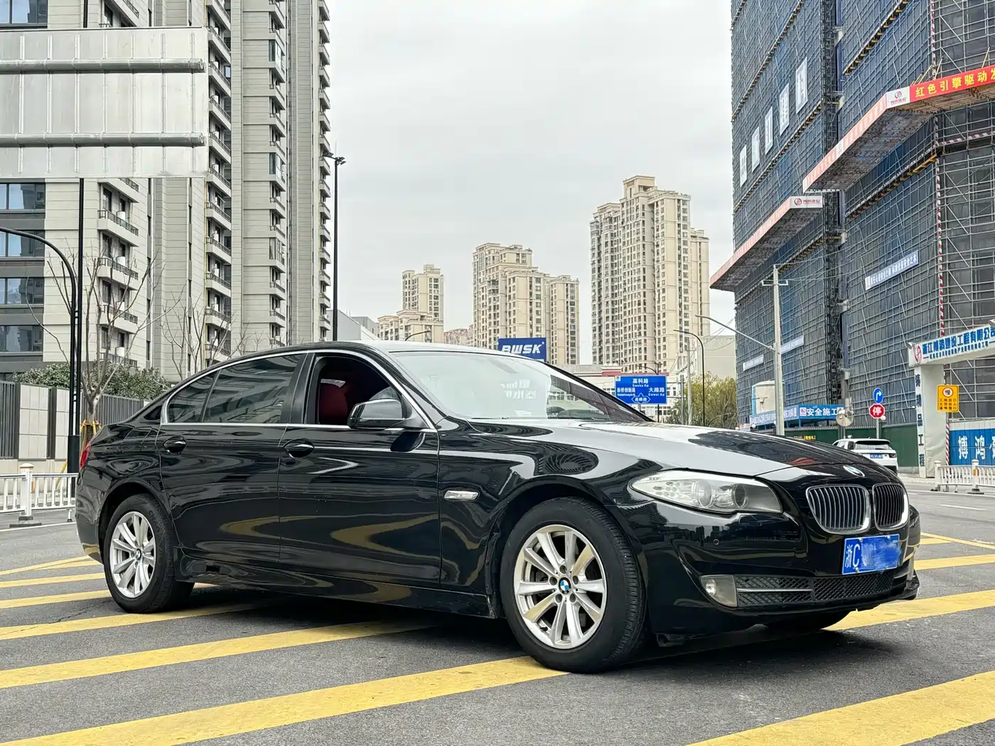 BMW 5 Series 2011 523Li Luxury фото 3