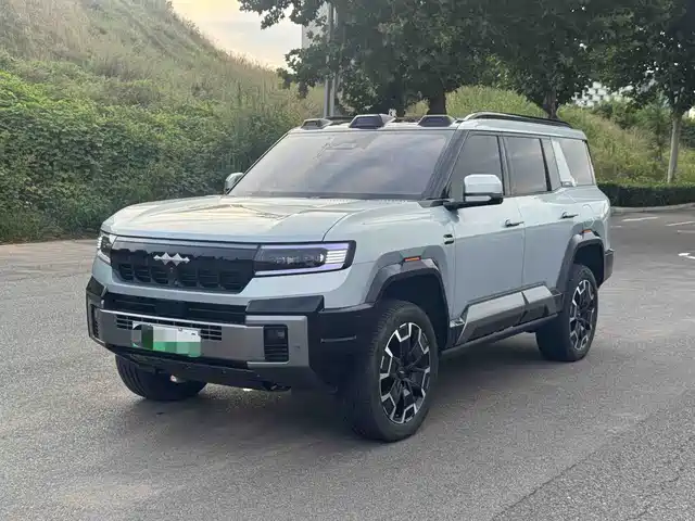 Fang Cheng Bao Leopard 8 2024