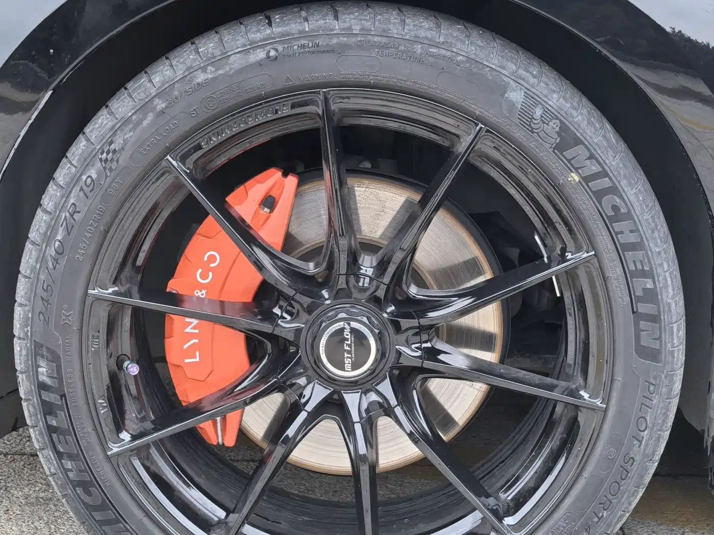 LYNK & CO. 02 HATCHBACK