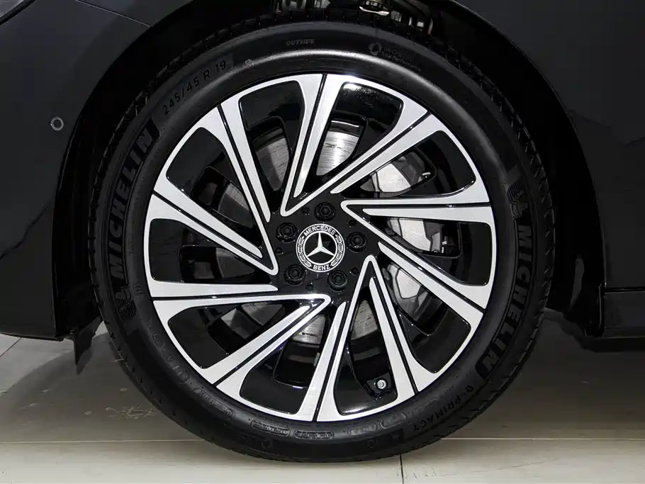 Mercedes-Benz E-Class 2025 E 300 L Luxury фото 12