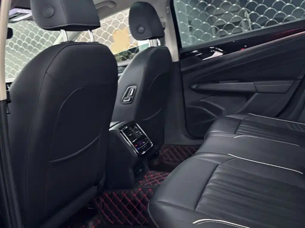 Volkswagen Passat 2023 Facelift 330TSI Starlight Elite Edition фото 20